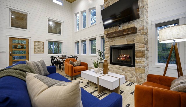 Kozy Nook Cabin/King Suite/Hot Tub
