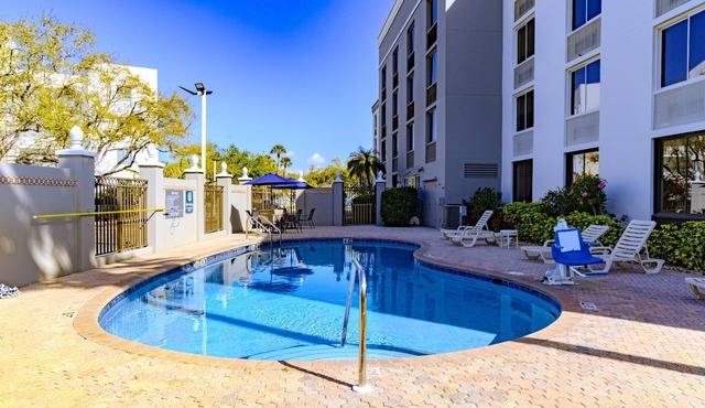 La Quinta Sarasota King Std Breakfast, Gym&Pool