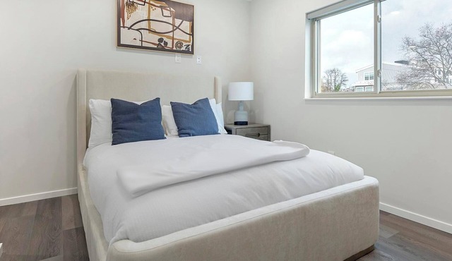 Landing | Spectacular 2BD, Gym, Clubhouse