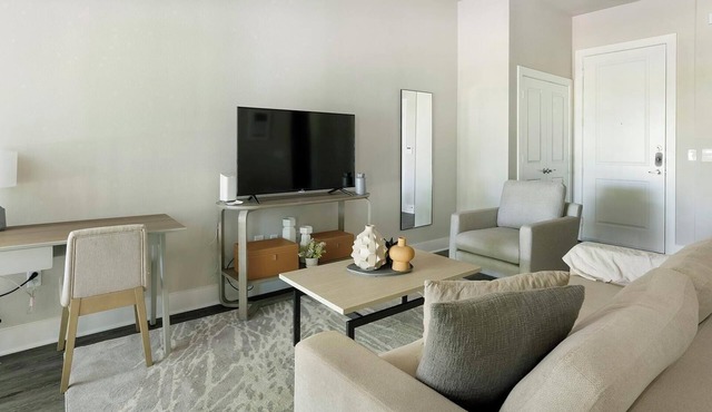 Landing | Spectacular 1BD, Yoga Studio, Pool