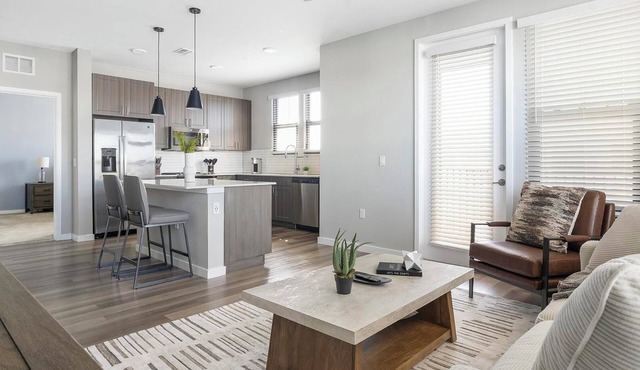 Landing | Stunning 2BD, Game Room, Gym