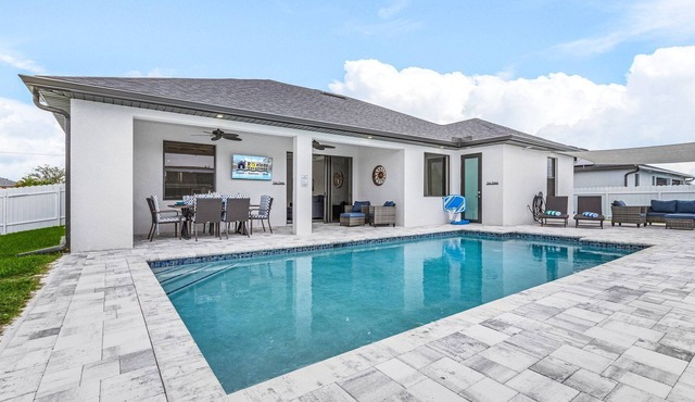 Like a shiny new penny! - Brand new home with heated pool - Villa Sunburst - Roelens Vacations