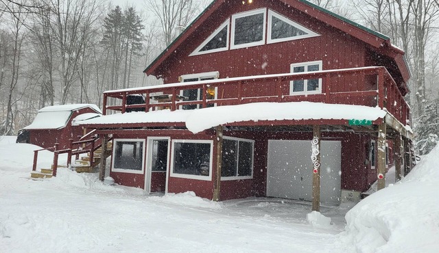 LOCATION, LOCATION! 5 min to mtn, Dog friendly. 5 star reviews. March open!