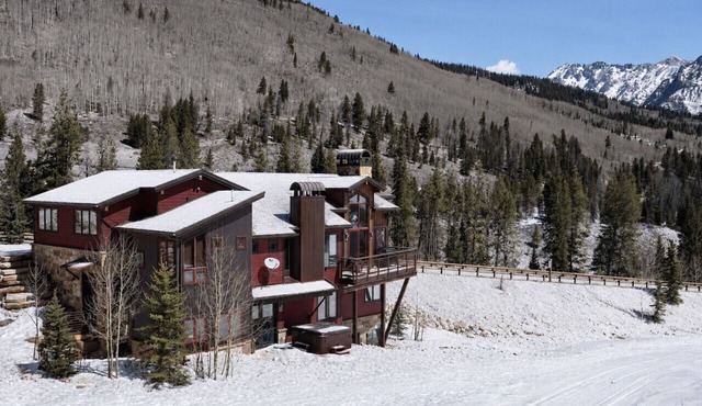 Lodge at Lewis Ranch By Silvercrest Lux CO~Ski in/out & Hot Tub ~ Sleeps 26