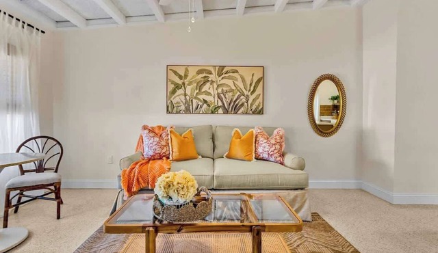 Luxury Beach Bungalow | Walk to Dining & Sunset