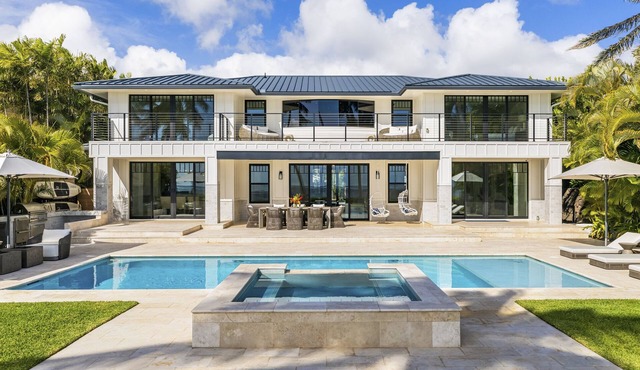 Luxury Estate w/Chef's Kitchen, Ocean View, Private Pool & Spa: Niu Beach Estate