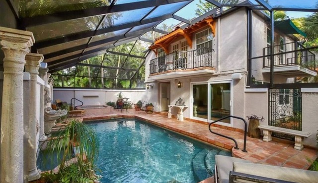 Luxury Villa near Siesta - private, heated screened pool