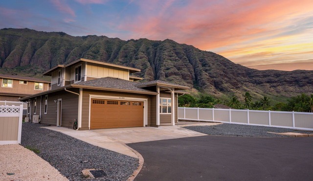Makaha Villa by AvantStay | Mountain + Ocean Views