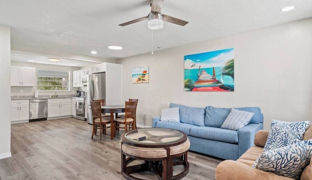 Manasota Beach 9.5-Acre Retreat Sleeps 16