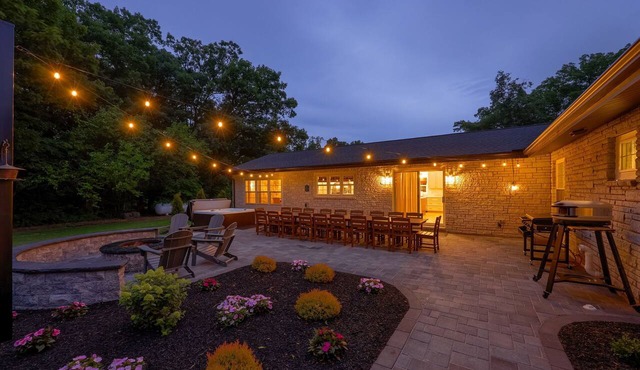 Meadowview Lodge | Sleeps 20 | Peaceful country escape