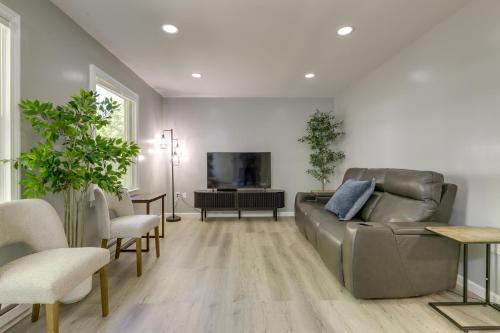 Modern Home Minutes to Mystic, Casinos and Ocean