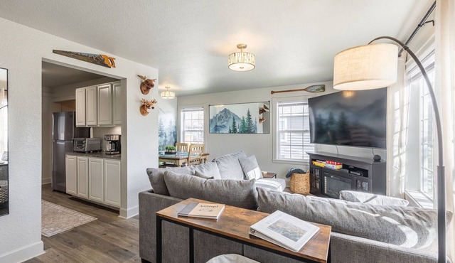 NEW! Boise Base Camp: 4bd, Arcade, Gym, Dog-Friendly, Near BSU & Downtown