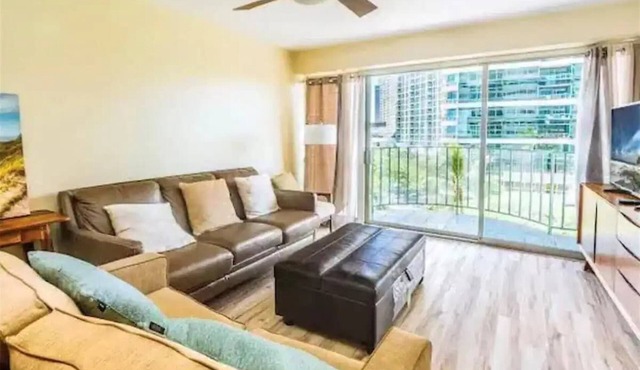 NEW RENO 2 apts fit 12! 2 car parking, pool & more