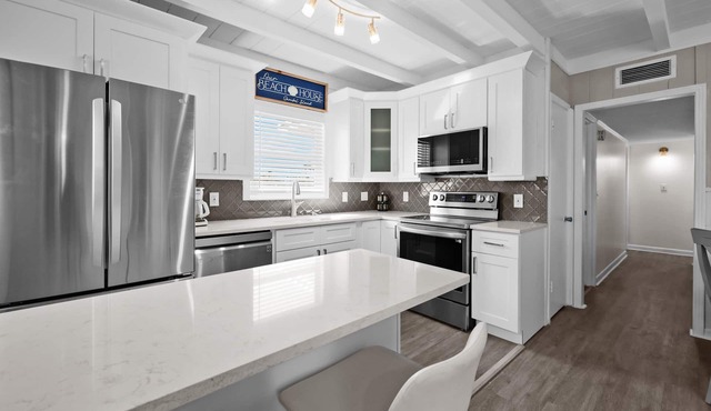 NEW! The W at Loma-3 miles from Beach!