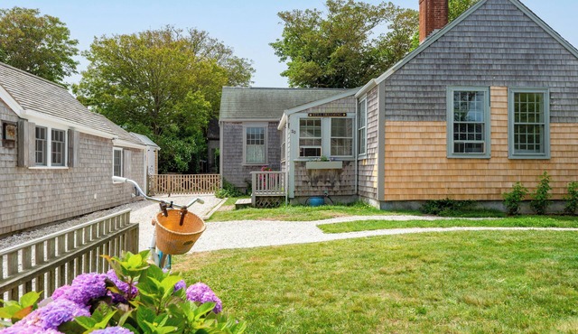 Newly renovated- Sconset 3-Bedroom Cottage - Steps from Beach & Village