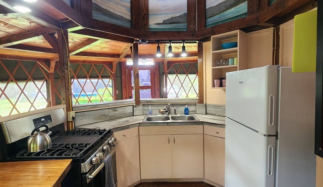 North Shore Rustic Country Lodge 2-Story Yurt By Beach Waialua Haleiwa Glamping