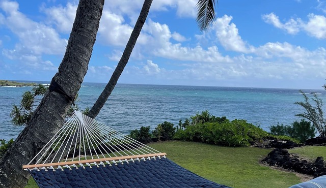 Oceanfront Hana Bay Beach Cottage. 5-Minute Walk to Hana town & beaches!