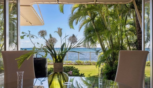 Oceanfront on the Gold Coast, Diamond Head, Hawaii. Where Ocean Dreams Come True