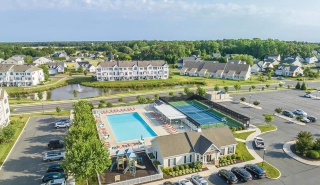 One Level Rehoboth Beach Home with Amenities Parking Clean and Airy