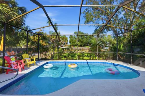 Outdoor Theatre Pool Putt Putt Hot Tub