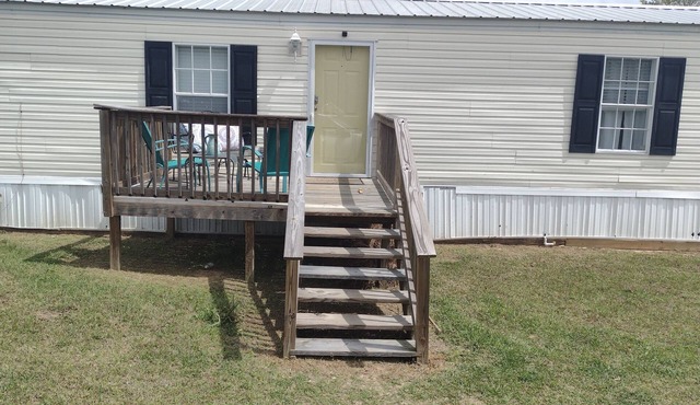 Outdoorsman's Paradise with wide open spaces and pet friendly!