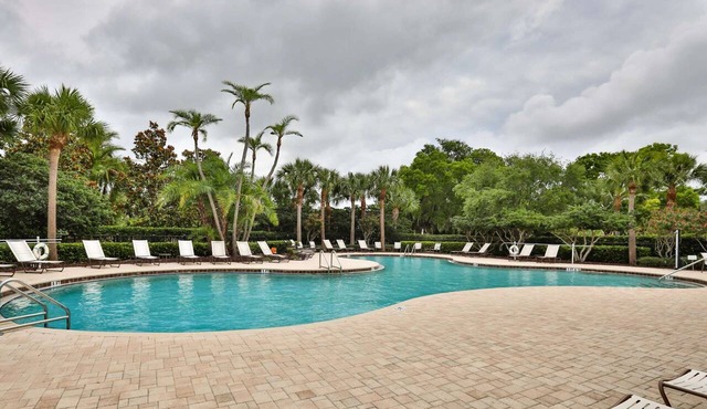 Palma Sola Trace Condo - Beaches, Pool, Dining!