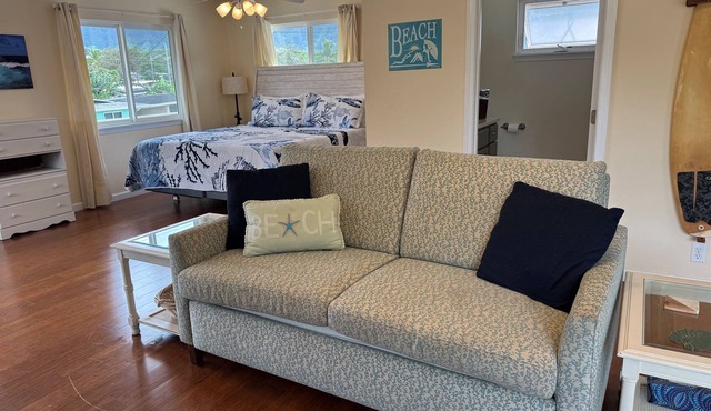 Paradise in Kaneohe: stocked studio near grocery