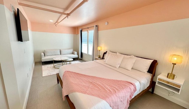 Peninsula Bed & Cocktails