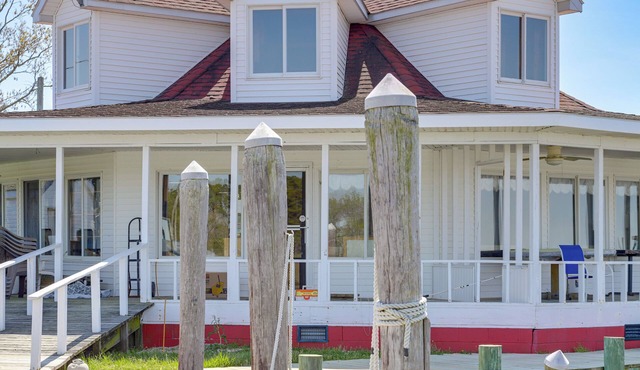 Pet-friendly Smith Island Cottage w/Golf Cart!