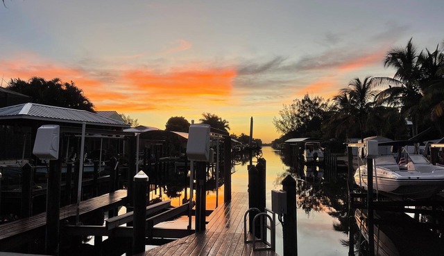 Pine Island canal home with boat access to Gulf.