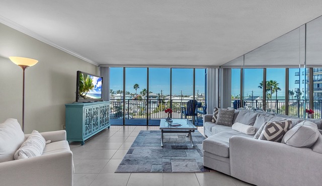 🌴Pool, Beach Access, Workout Room, Best of Bay and Gulf location!🐬Mansions By Th