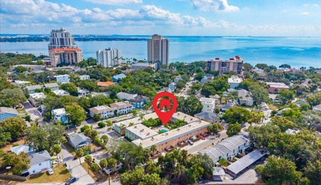 Pool - Free Parking - 2BD 1 Block from the Water