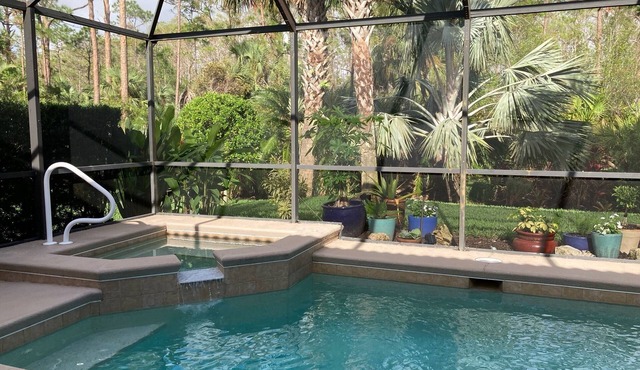 Pool/Spa Resort House Retreat