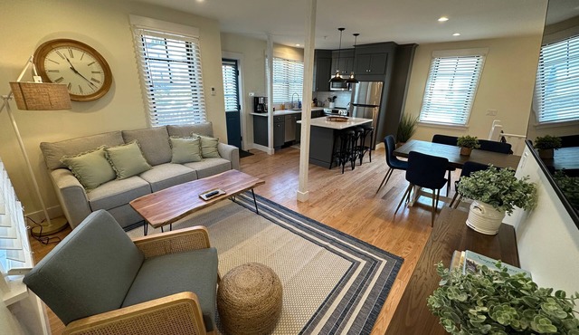 Prime Location! Renovated House! 6 Bed/4 Bath
