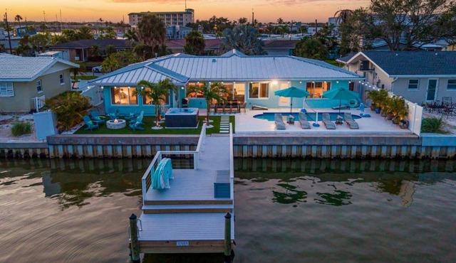 Private Dock Pool Hottub Puttputt Games