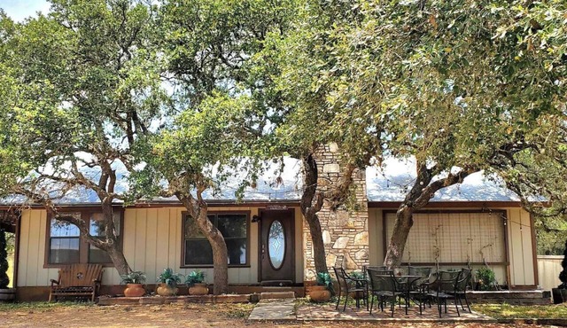Private Hill Country Cabin by the Creek Sleeps 10 Fire Pit & Pool Table
