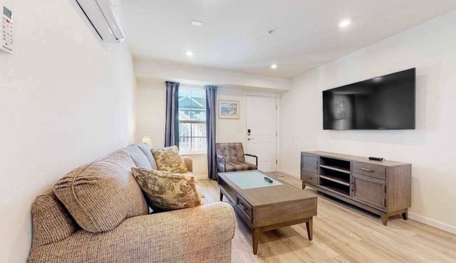 Rehoboth Beach House updated condo with outdoor pool & washer/dryer
