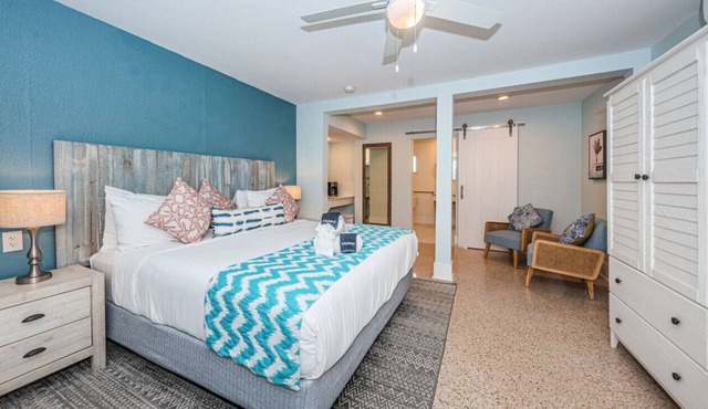 Room 2 · Sunset beach- Boutique hotel- W/Large fishing pier