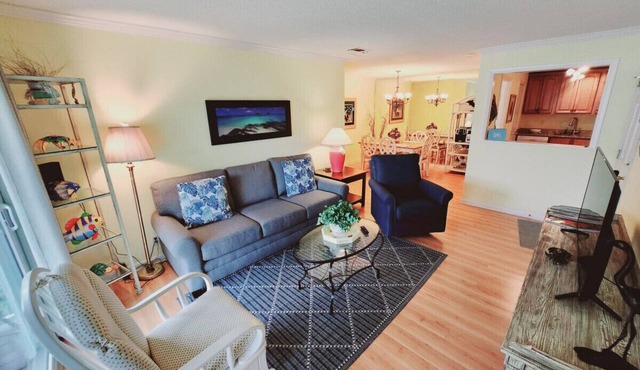 S6 family friendly, near tennis and pool, peaceful upstairs close to tennis and back pool
