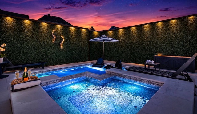 Sandpiper 1886 Historic Boutique Home - Steps from Strand - Heated Pool/Spa
