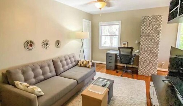 Sealy Suites D Historic East End - Walk to Beach, UTMB & Strand