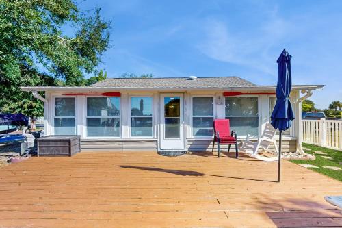 SH06 Coastal Cottage