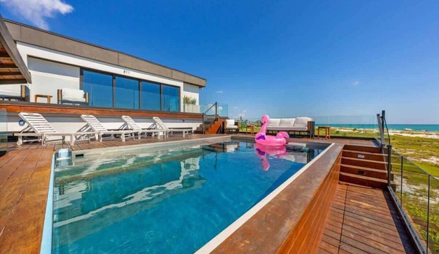 Shangri-La | Bean Point | Rooftop Pool | Golf Cart