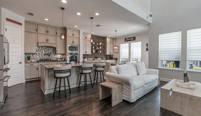 ⭐Short Walk to Beach-Awesome Outdoor Space-Redington Beach Townhouse 16305⭐