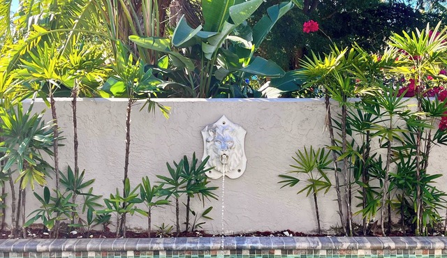 Siesta Key 3-Story Retreat- Pool, Hot Tub, Balcony