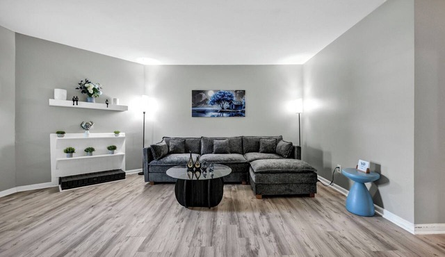 Southern Oasis-Modern Comfort, Minutes from Downtown