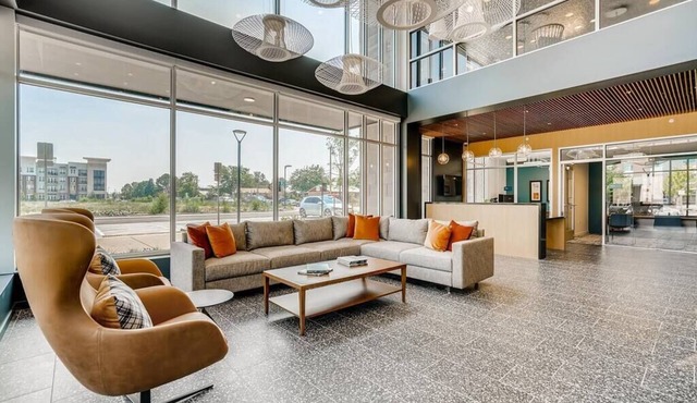 Spacious and New 1B/1B Walk To Hospital