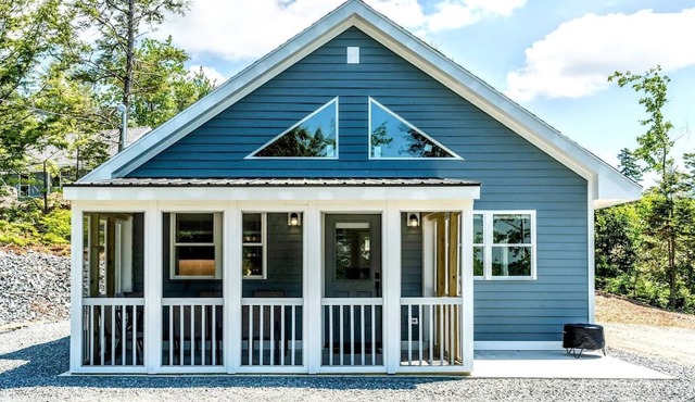 Spacious Cabin Complex with Flanders Pond Access, Ideal for Group Getaways, Located Near Sullivan, Maine in Sullivan