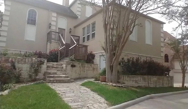 Spacious Split-Unit Home in Nassau Bay, Texas
