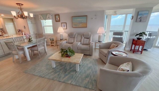 Special Summer Discount! Experience the Luxury of Sanibel Harbour Tower 1017 -Best Views Ever!